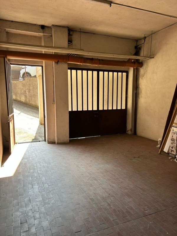 locale di sgombero in vendita a Novara in zona Centro Città