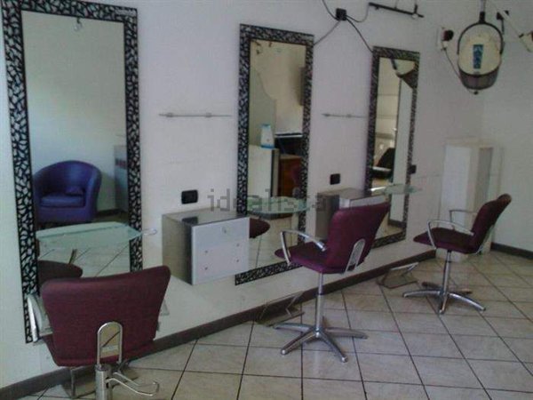 locale commerciale in vendita a Novara