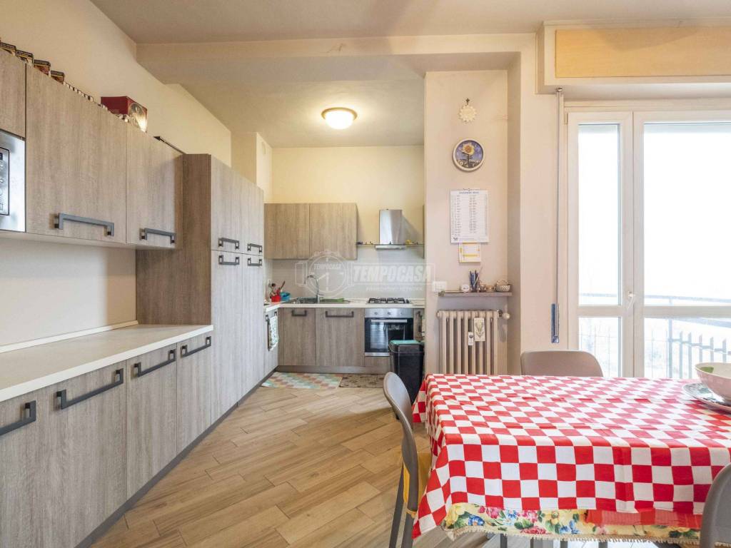 appartamento in vendita a Novara in zona Zona Santa Rita