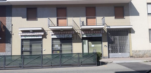 negozio in vendita a Novara