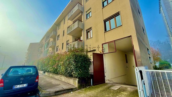 casa indipendente in vendita a Novara in zona zona Agogna - San Paolo