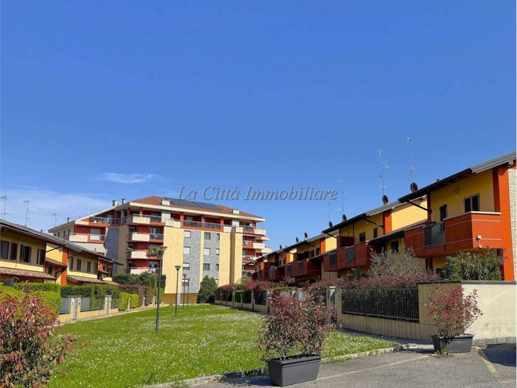 appartamento in vendita a Novara in zona Veveri