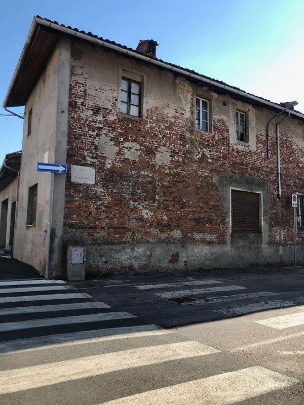 casa indipendente in vendita a Novara