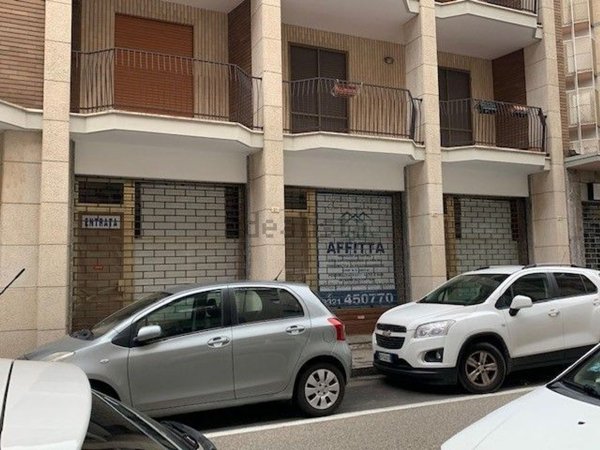 locale commerciale in vendita a Novara in zona zona Sacro Cuore