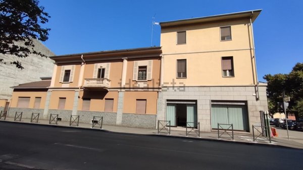 locale commerciale in vendita a Novara in zona Centro Città