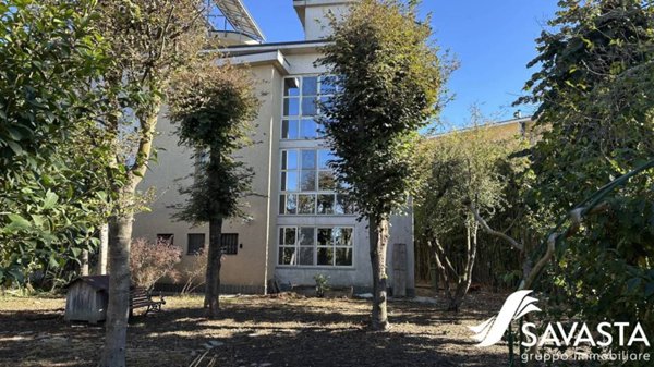 casa indipendente in vendita a Novara in zona Lumellogno