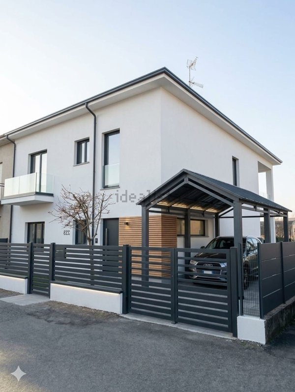 casa indipendente in vendita a Novara