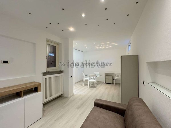 appartamento in vendita a Novara in zona Centro Città