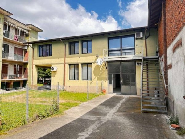 negozio in vendita a Novara in zona zona Sant'Agabio