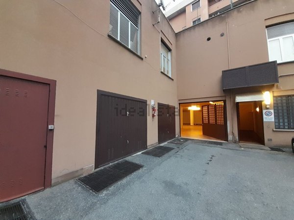 locale di sgombero in vendita a Novara