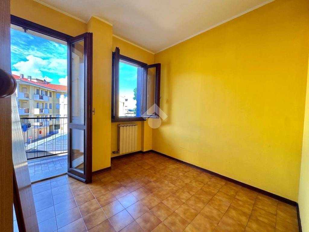appartamento in vendita a Novara in zona Lumellogno