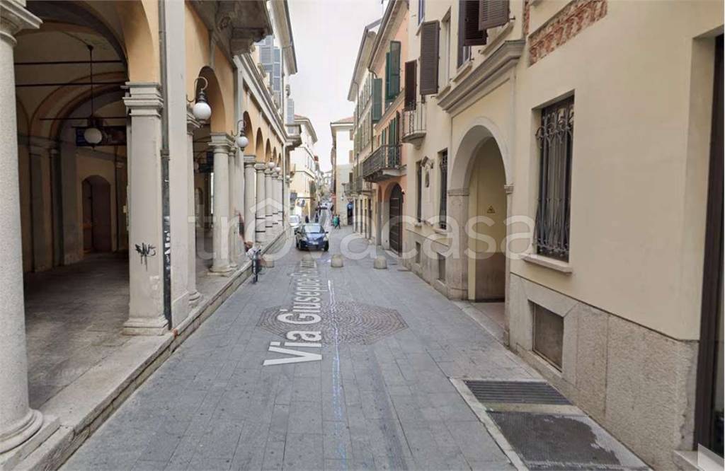 appartamento in vendita a Novara in zona Centro Città