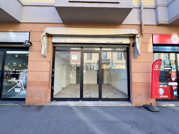 negozio in vendita a Novara in zona Corso Torino