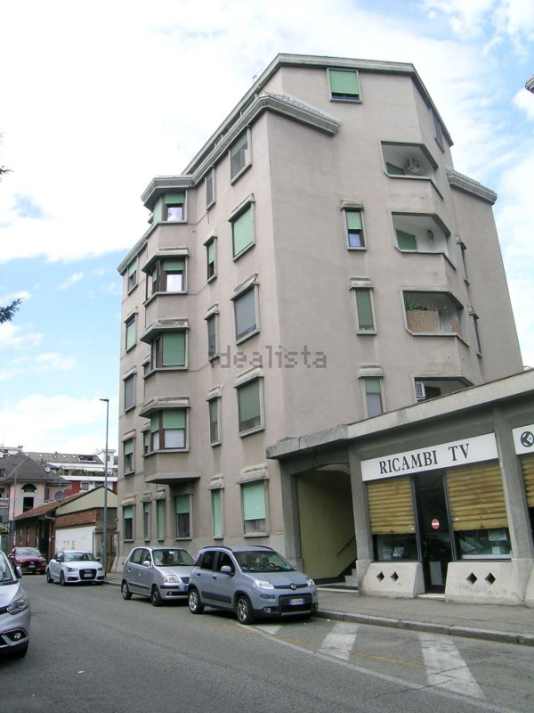 appartamento in vendita a Novara in zona Centro Città