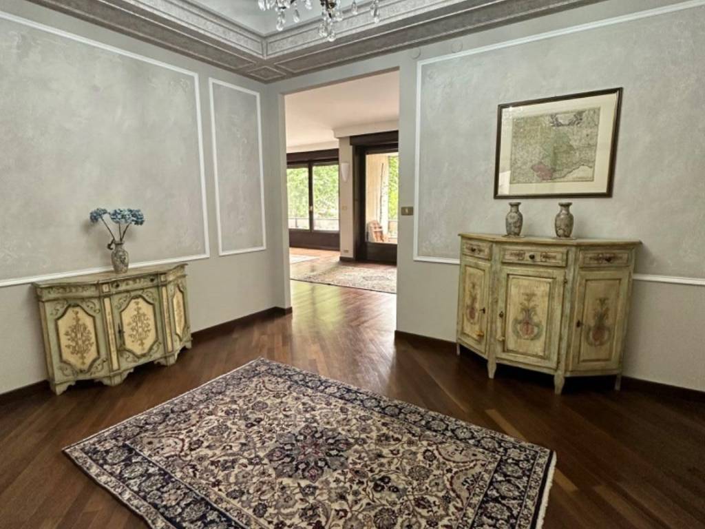 negozio in vendita a Novara in zona zona Sacro Cuore