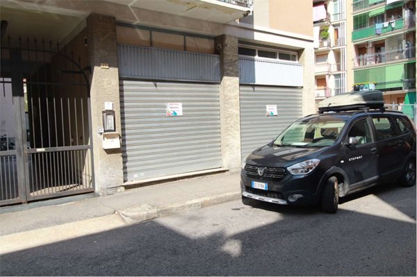 negozio in vendita a Novara in zona zona Porta Mortara