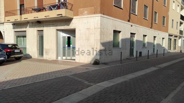 appartamento in vendita a Novara in zona Pernate