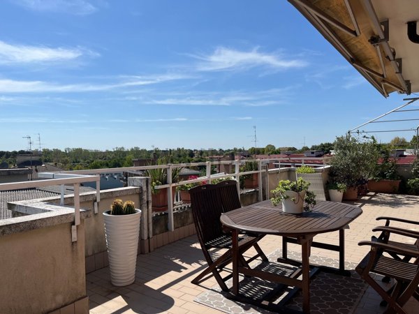 appartamento in vendita a Novara in zona Centro Città