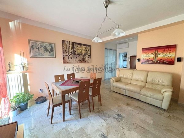 appartamento in vendita a Novara in zona Centro Città