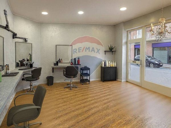 negozio in vendita a Novara in zona zona Sacro Cuore