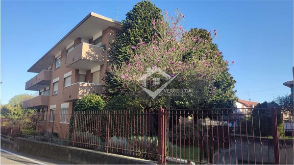 appartamento in vendita a Novara in zona Veveri