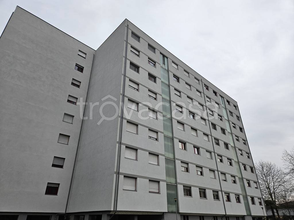 appartamento in vendita a Novara in zona zona Cittadella - Villaggio Dalmazia