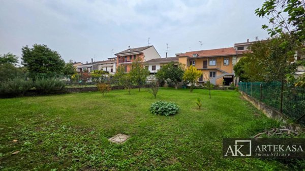 casa indipendente in vendita a Novara in zona zona Sant'Agabio