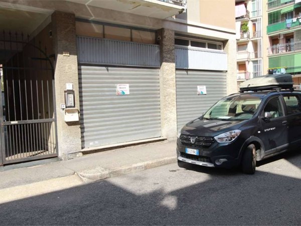 negozio in vendita a Novara in zona zona Porta Mortara