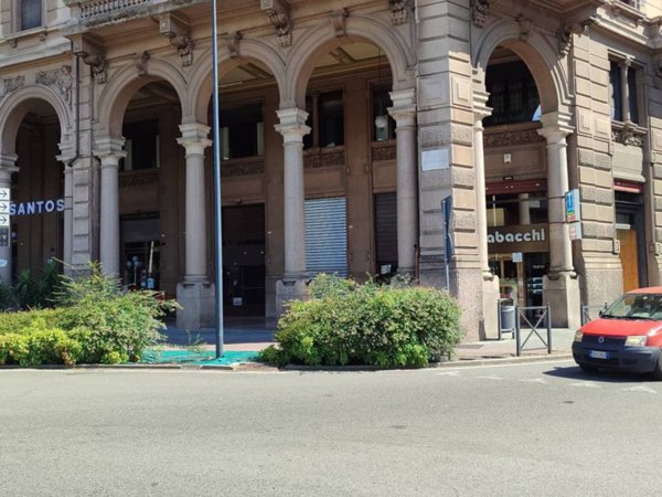 negozio in vendita a Novara in zona Centro Città