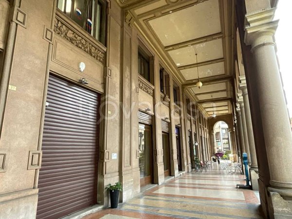 negozio in vendita a Novara in zona Centro Città