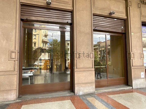 negozio in vendita a Novara in zona Centro Città