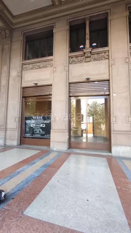 negozio in vendita a Novara in zona Centro Città