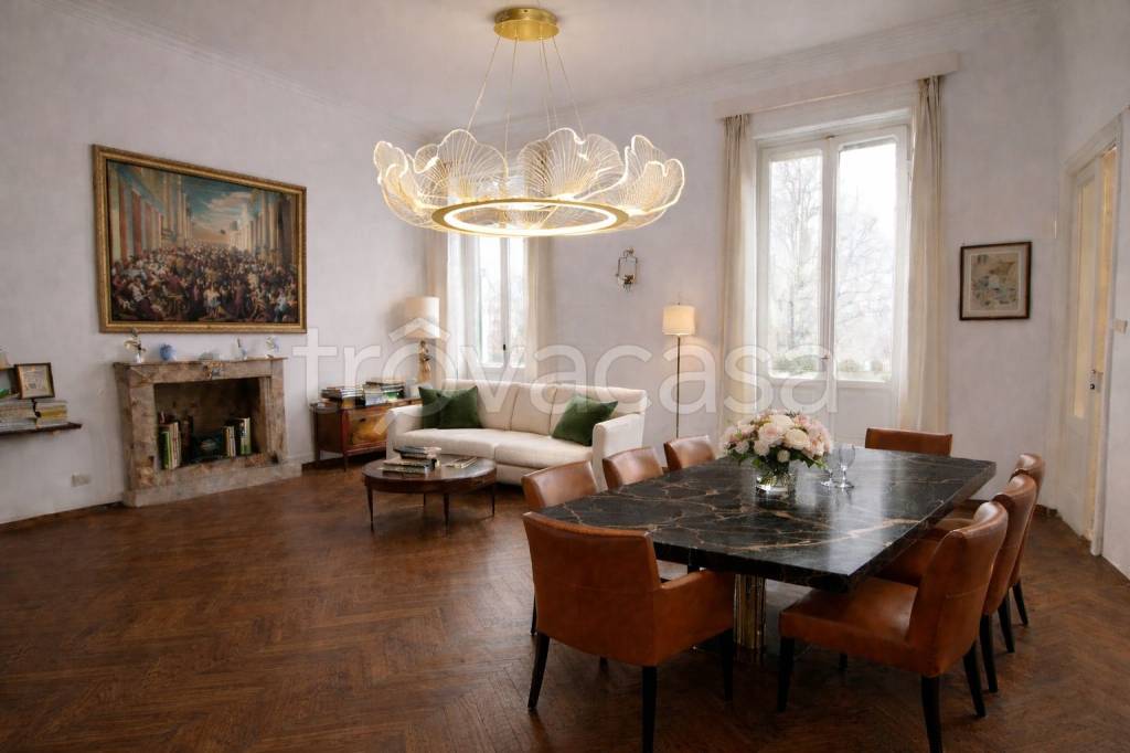 appartamento in vendita a Novara in zona Centro Città