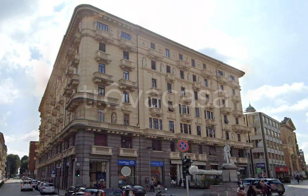 appartamento in vendita a Novara in zona Centro Città