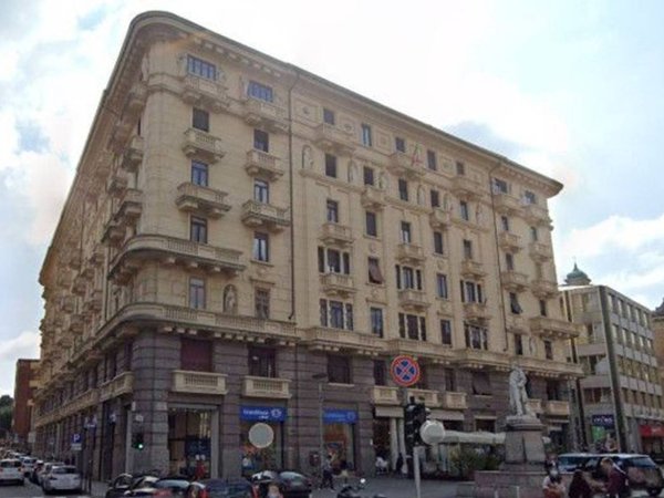 appartamento in vendita a Novara in zona Centro Città