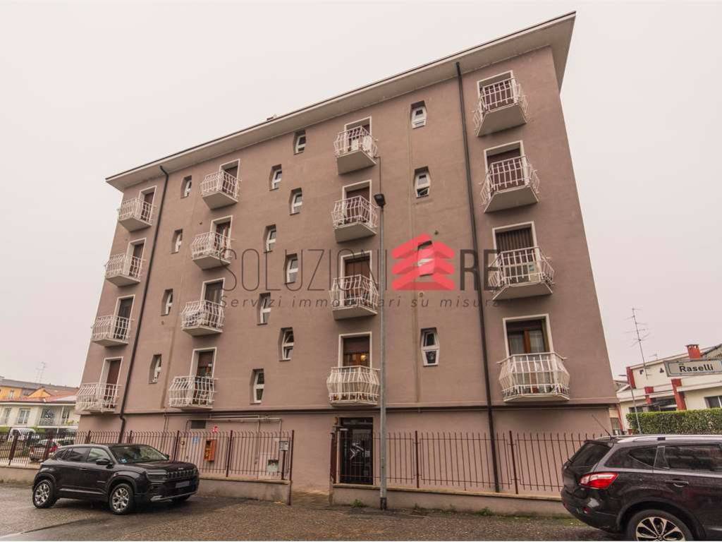 appartamento in vendita a Novara in zona zona Cittadella - Villaggio Dalmazia