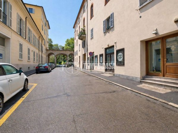 negozio in vendita a Novara in zona Centro Città