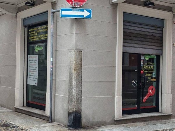 negozio in vendita a Novara in zona Centro Città