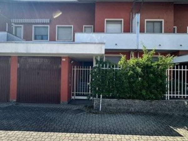 casa indipendente in vendita a Novara in zona zona Sacro Cuore