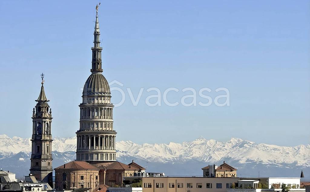 appartamento in vendita a Novara in zona Centro Città