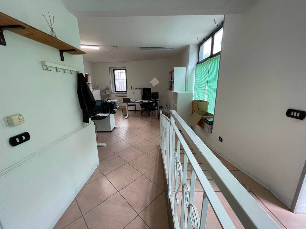 negozio in vendita a Novara in zona zona Sant'Agabio