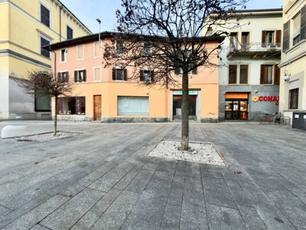 casa indipendente in vendita a Novara in zona Centro Città