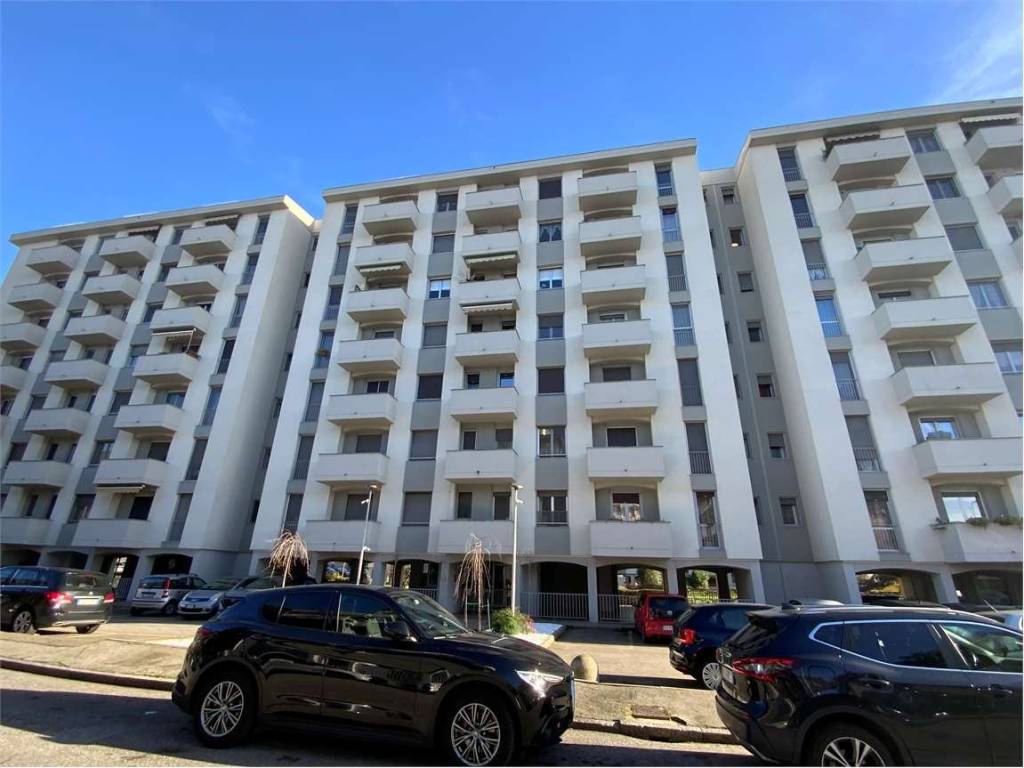 appartamento in vendita a Novara in zona zona Agogna - San Paolo