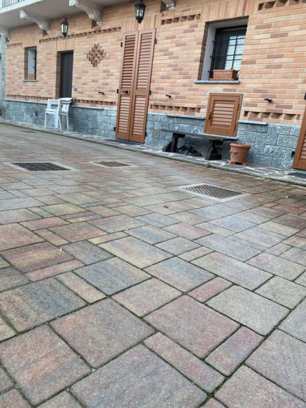 casa indipendente in vendita a Novara in zona Olengo