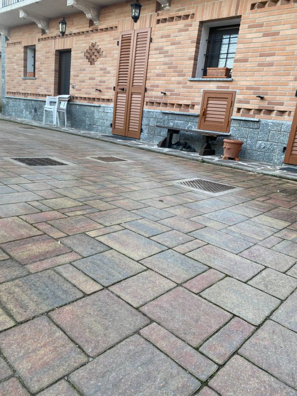 casa indipendente in vendita a Novara in zona Olengo