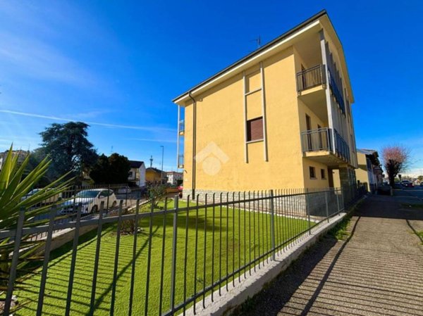 casa indipendente in vendita a Novara in zona Zona Santa Rita
