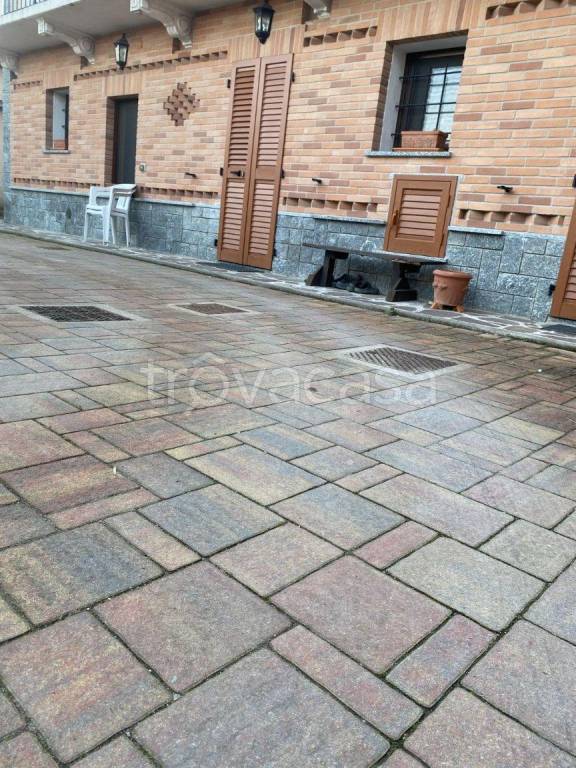 casa indipendente in vendita a Novara in zona Olengo