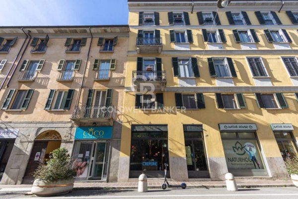 negozio in vendita a Novara in zona Centro Città