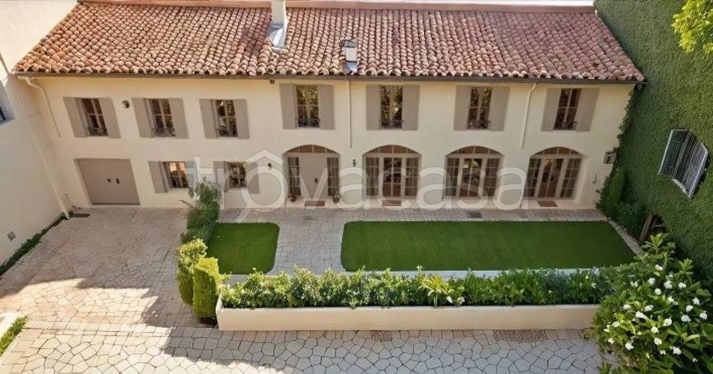 appartamento in vendita a Novara in zona Centro Città