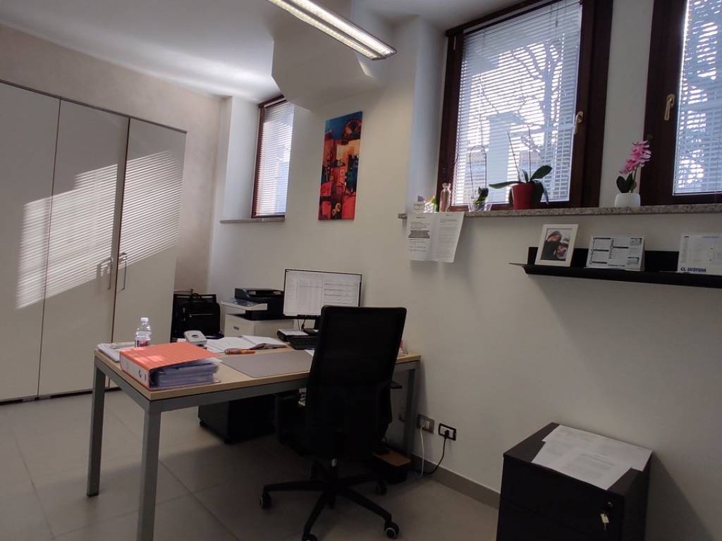 ufficio in vendita a Novara